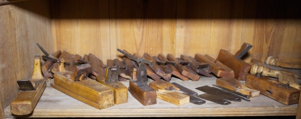 Planes in the tool cabinet. Photo: Roald Renmælmo